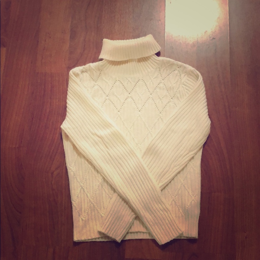 Cream Jones Wear Turtleneck Sweater 🐢